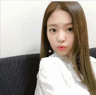 😗 5ab85cb1 ผู้หญิง, เซลฟี่, ผู้หญิง, คน, เกาหลี, ภาพเหมือน telegram sticker