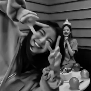 🦊 43b7f5b9 vrouwen, verjaardag, viering, blij, feest telegram sticker