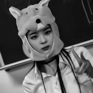 🦊 6bc5bf6a meisje, middelvinger, beledigend gebaar, schattig, hoed, dierenmuts, jeugd telegram sticker