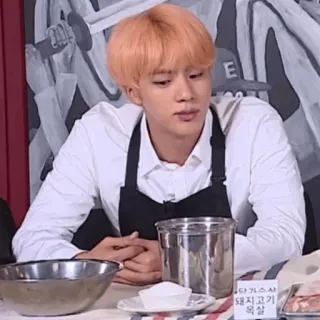 🐚 735f3bc2 Jin 단가츠스상 Kpop, BTS, Memasak, Orang, Celemek telegram sticker