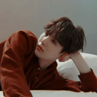 🐚 c7314c88 orang, pria, berbaring, potret, pakaian kasual, istirahat, bersandar telegram sticker