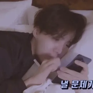 🐚 ef3cb01a 별 문제가 orang, kamar tidur, telepon, berbaring, tempat tidur telegram sticker