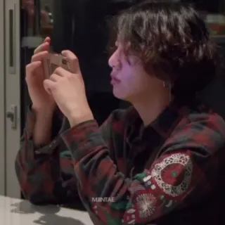 🥢 1c5acc93 MIINTAE Person, Kamera, Flanell, Hemd, Porträt telegram sticker