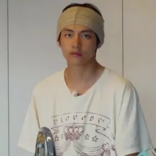 🥢 ba841625 overs Mann, Porträt, Stirnband, Innenaufnahme telegram sticker