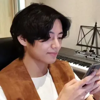 🥢 c94f7c91 V Person, Mann, K-Pop, Idol, Sänger telegram sticker