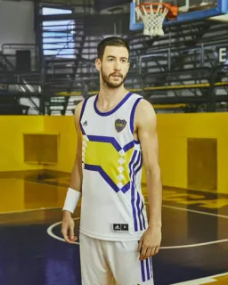 🏀 61f311d1 Baloncesto, Atleta, Deporte, Camiseta, Jugador de baloncesto, Hombre, Fitness telegram sticker