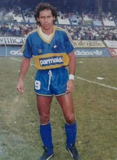 🧐 c32edecd futbolista, atleta, deportes, fútbol, deportes de equipo, uniforme, retrato telegram sticker