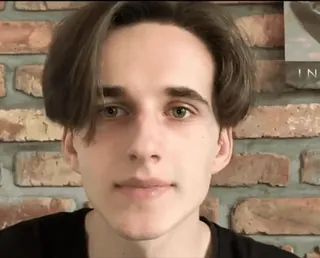 🙂 386f1157 人物, 男人, 肖像, 青少年, 脸, 特写 telegram sticker