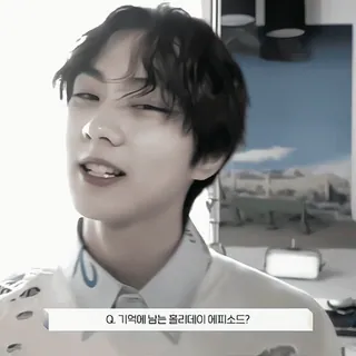 🥽 17743bd8 Q. 기억에 남는 플레이 에피소드? coreano, homem, rosto, interior, retrato telegram sticker