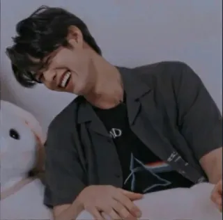 ⚡️ 8008be18 pessoa, sorrindo, alegre, retrato, cabelo escuro telegram sticker