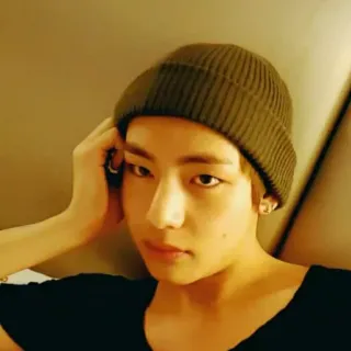 😐 561b8192 retrato, hombre, gorro, casual, coreano telegram sticker