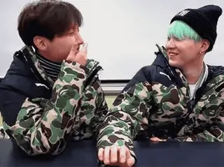 🌯 a8441441 mọi người, tình bạn, hai người, ngụy trang, ngoài trời telegram sticker