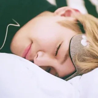 😴 6a3db0f2 slapen, slaapmasker, slaapkamer, rust, ontspanning, persoon, blond telegram sticker