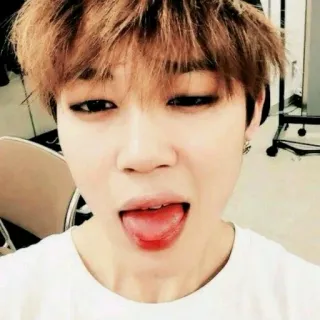 😛 8ab3fc2f persoon, portret, tong, close-up, kpop telegram sticker