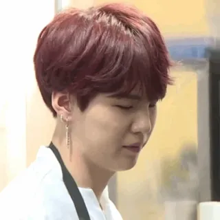 🎋 960377cc Suga BTS, K-Pop, Min Yoongi, orang, selebriti, penyanyi, koki, memasak whatsapp sticker