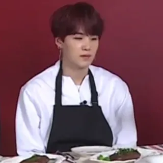 🎋 e010cd24 Suga suga, memasak, celemek, potret, kpop whatsapp sticker