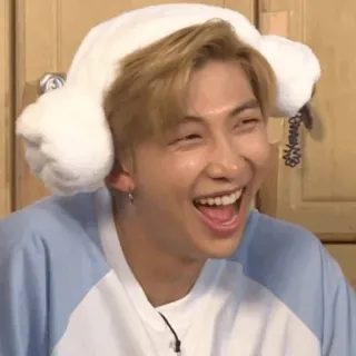 🎋 e21b88bb RM orang, pria, tersenyum, ceria, kpop, bts, rm, korea whatsapp sticker