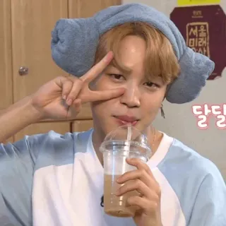 🎋 f353104a 달달 orang, perdamaian, kpop, idola, minuman, kopi whatsapp sticker