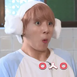 🎋 ffb0ad46 ㅇㅅㅇ kpop, reaksi, imut, penyanyi, idola whatsapp sticker