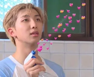 😘 457cbfc7 RM kpop, rm, coeurs, mignon, idole, vaporisateur whatsapp sticker