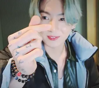 🐰 4d6aee1d Jungkook kpop, chanteur, finger heart, asiatique, homme, musique whatsapp sticker