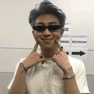 😎 73dad16d RM RM, BTS, K-pop, chanteur, fossettes, lunettes de soleil, idole whatsapp sticker