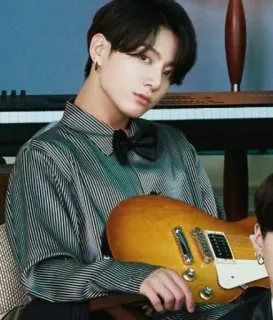 🎸 3b5a319e Jungkook Jungkook, BTS, K-pop, Musician, Guitar, Singer, Artist whatsapp sticker