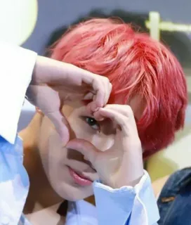 ❤️ e8d1bbf3 person, heart, love, gesture, red hair, kpop whatsapp sticker