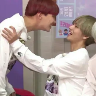 🦋 0d44bfdb 탕 kpop, przytulanie, przyjaźń, koreański whatsapp sticker