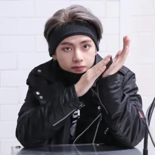 🍀 b39985bd mężczyzna, opaska, kurtka, portret, osoba whatsapp sticker