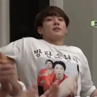 🦚 7494a6d6 방탄소년단 BTS, K-Pop, Coreano, Música, Banda whatsapp sticker