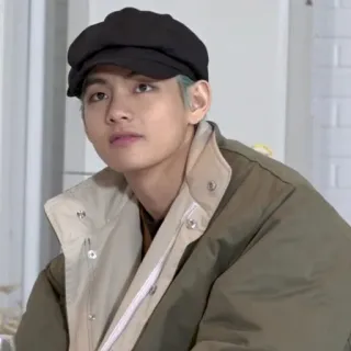 🦚 812a7b35 V homem, coreano, cantor, BTS, V, chapéu, jaqueta whatsapp sticker