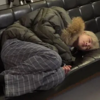 🦚 8fb218ba dormir, sofá, pijama, descanso, relaxamento, aconchegante whatsapp sticker