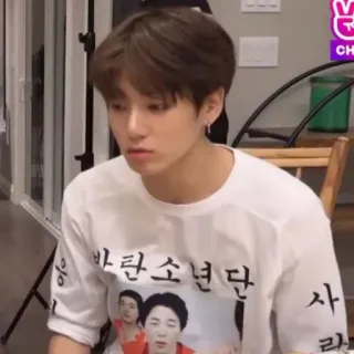 🦚 a5fb0731 방탄소년단 kpop, música, idol, grupo, bts whatsapp sticker