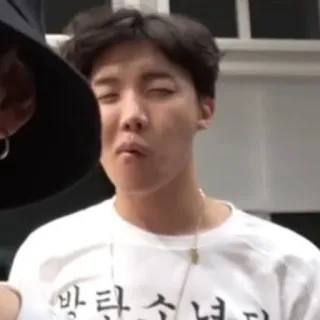 🦚 c3cfa415 방탄소년단 Pessoa, K-pop, Cantor, Bangtan Sonyeondan, BTS whatsapp sticker