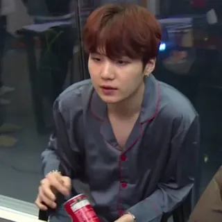 🦚 dba72340 Suga kpop, bts, idol, cantor, pijama whatsapp sticker