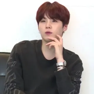 🦚 fc591d11 Suga kpop, cantor, músico, min yoongi, bts, coreano, celebridade, masculino whatsapp sticker