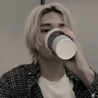 ✨ 2b5daa35 人物, コーヒー, 飲み物, ポートレート telegram sticker