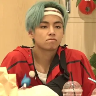 🐟 2b0dbc91 V V, K-pop, BTS, zanger, idol, muzikant telegram sticker