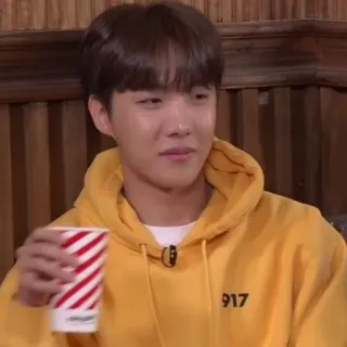 🐟 3970c7c9 917 persoon, man, hoodie, geel, beker telegram sticker