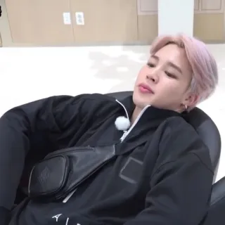 🐟 450f16ae persoon, zittend, binnen, rusten, portret telegram sticker