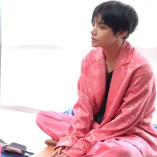 𝑩𝑻𝑺𝒑𝒐𝒑 ➺ @MoodPacks. whatsapp stickers