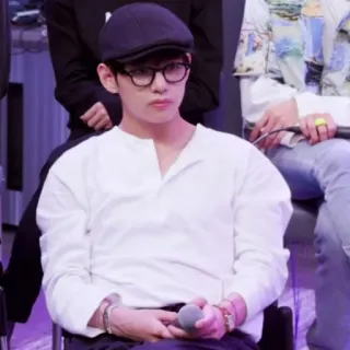 🐟 c415fb9f V V, BTS, zanger, mode, portret, kpop, k-pop telegram sticker