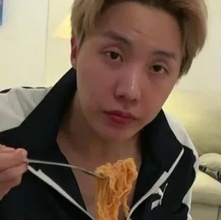 🍜 170b0b8e 人, 吃, 面条, 食物, 男人, 休闲 telegram sticker