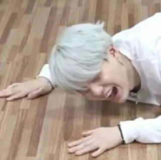 😫 852e1792 人, 地板, 躺, 白发, 情绪, 压力 telegram sticker