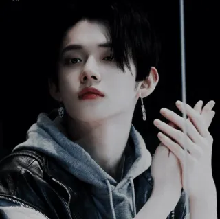 🕷 fbe7c4cd mężczyzna, portret, twarz, osoba, kolczyki, kurtka, koreański telegram sticker