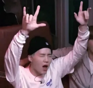 🤘 38e22522 Orang, Pria, Gestur, Horns sign, Kupluk, Kasual, Bersemangat whatsapp sticker