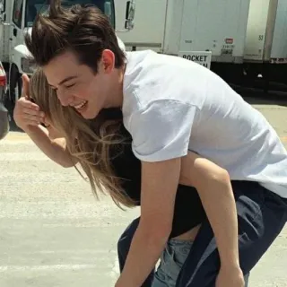 😅 683e69df telegram sticker