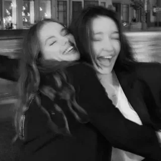 👭 8bb6c812 ผู้หญิง, มิตรภาพ, กอด, มีความสุข, ขาวดำ, ภาพถ่ายแนวสตรีท telegram sticker