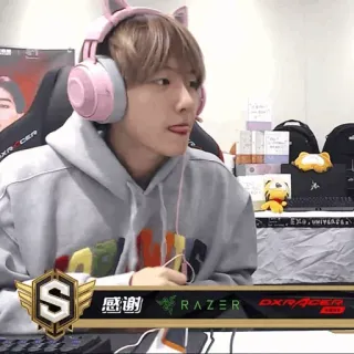 🥡 0297f63c 感谢 游戏玩家, 谢谢, 中文, 男人, 猫耳, 耳机 telegram sticker